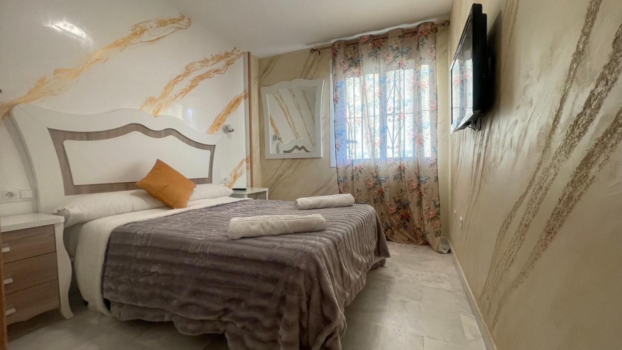 Апартаменты Apartamento Con Vista A La Piscina Бенальмадена Экстерьер фото