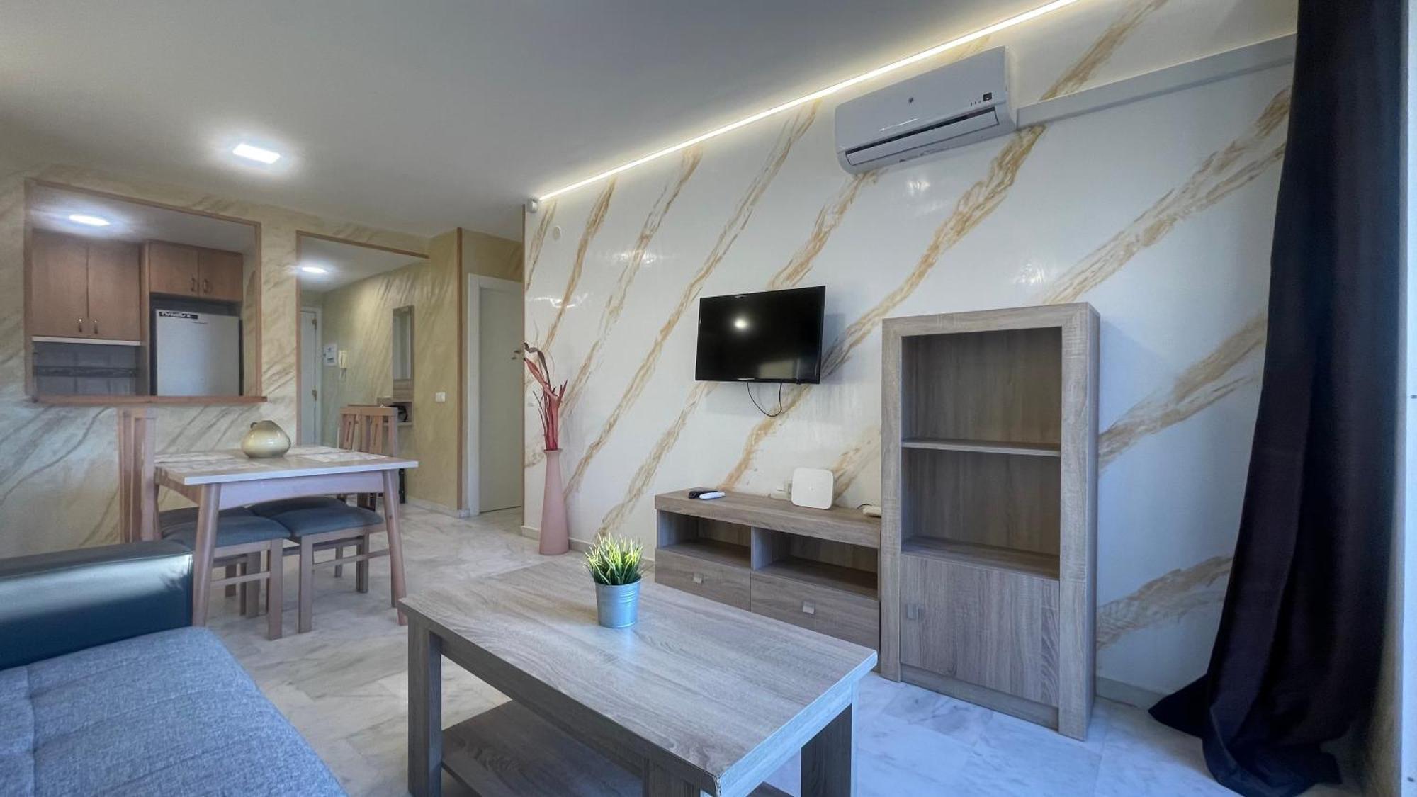 Апартаменты Apartamento Con Vista A La Piscina Бенальмадена Экстерьер фото