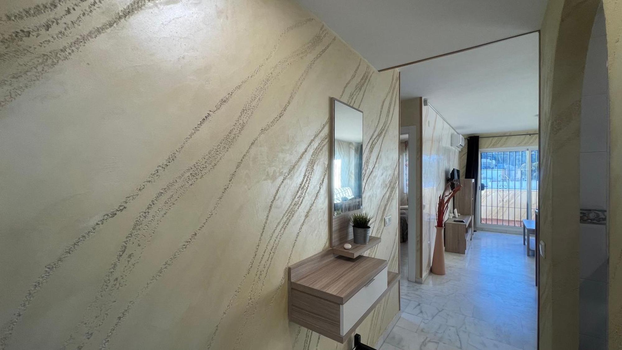 Апартаменты Apartamento Con Vista A La Piscina Бенальмадена Экстерьер фото